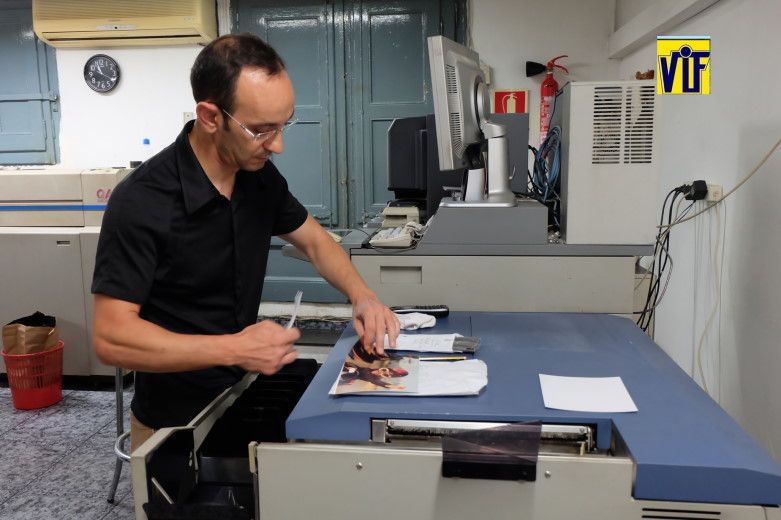 Color VIF laboratorio fotográfico profesional Barcelona, foto digital y analógica barato, fotos DNI, revelado ONLINE,Revelar fotos barato en Barcelona