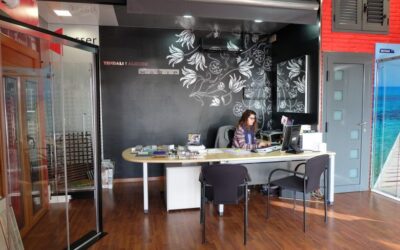 Tendals i aluminis Masip, Mollet del Vallès, Barcelona, carpintería metálica en aluminio, baños, cocinas, mamparas ducha y baño, cerramientos, toldos y rejas. Mamparas Duscholux