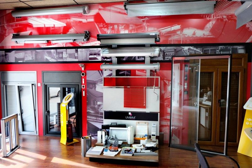 Tendals i aluminis Masip, Mollet del Vallès, Barcelona, carpintería metálica en aluminio, baños, cocinas, mamparas ducha y baño, cerramientos, toldos y rejas