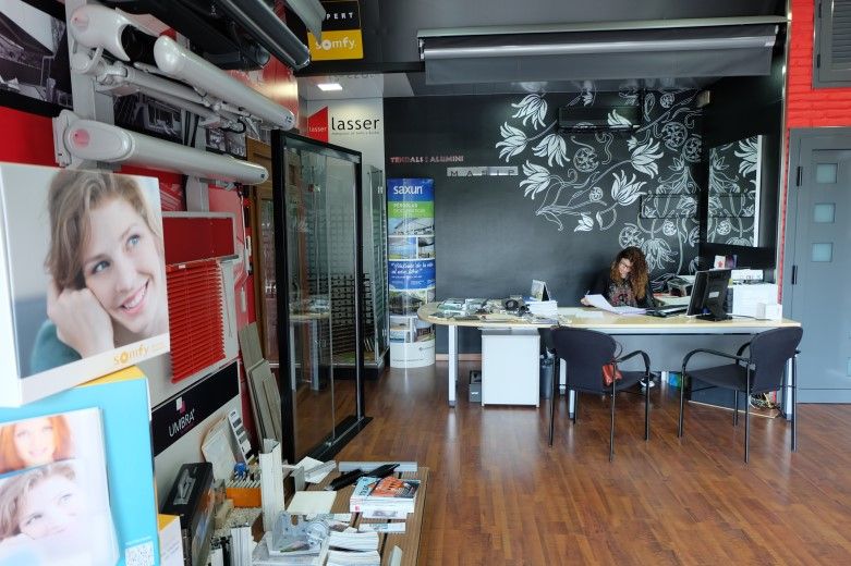 Tendals i aluminis Masip, Mollet del Vallès, Barcelona, carpintería metálica en aluminio, baños, cocinas, mamparas ducha y baño, cerramientos, toldos y rejas