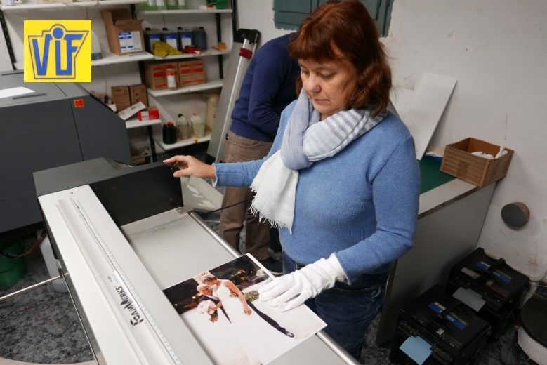 La mejor tienda foto Colorvif para imprimir fotografías digitales y analógicas en Barcelona