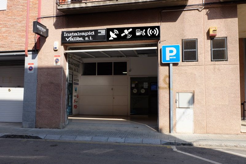 Los mejores Instaladores de Antena de TV Comunitaria, Antena parabólica, Alarmas Seguridad, Vídeo Portero Digital ABB, Instalrapid Vallès,Barcelona