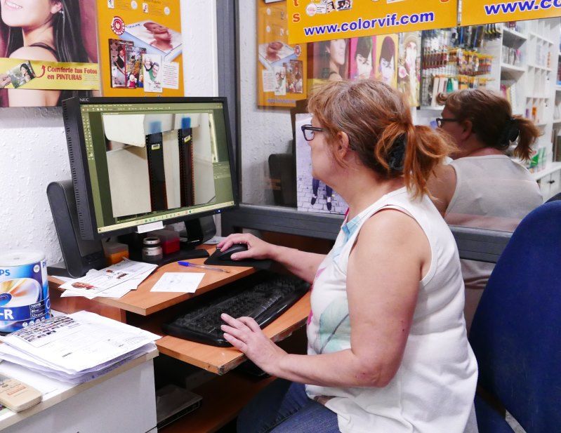 Revelado de film y escaneado de negativos, cerca de ti en Barcelona